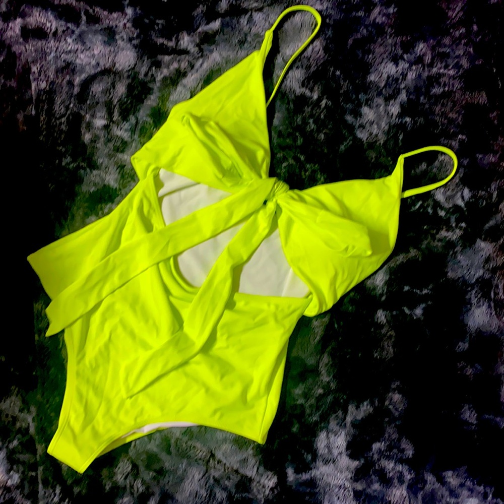 One piece bathing suit